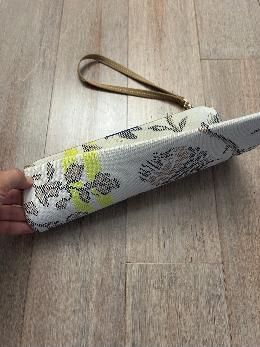 Rothy’s spring bouquet Floral Wristlet Clutch - Picture 9 of 16
